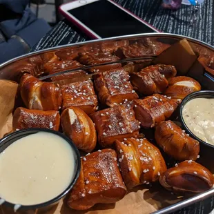 Pretzel bites