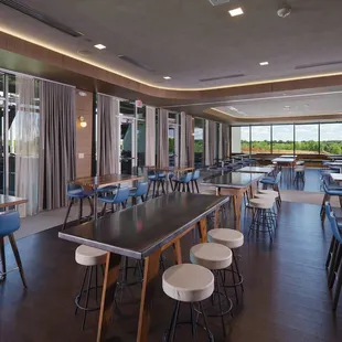 Chairman&apos;s Private Event Space - Topgolf Greenville