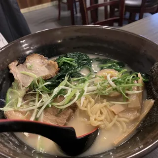 R1. Tonkotsu Ramen