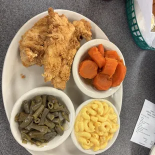 chicken wings and fried chicken, fried chicken wings, chicken, food, fried chicken, bbq chicken, bbq wings, poultry, chicken wings