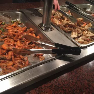Fried shrimp (with peel) and fried crab (with shell)