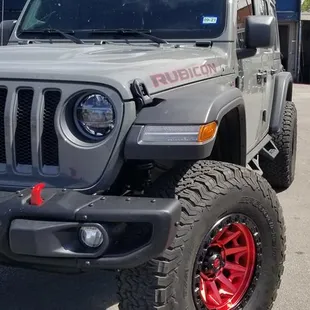 2019 Jeep Wrangler got an upgrade to some 17x9 Fuel Offroad Coverts in Candy Red
