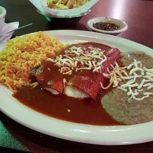 Cheese enchiladas but with white cheese. Very good.