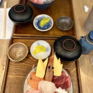 K12. Nishiki Don (bottom) and K15. Kuromon Don (top)