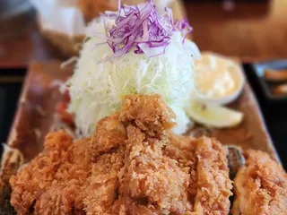Katsu Ya Ton Ton