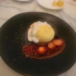 Meringue dessert