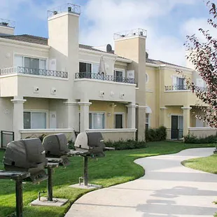 BBQ&apos;s overlooking the pool. Perfect for the summer!