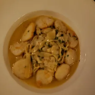 Scallops and Fettuccine Pasta