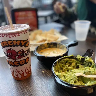 Chips, queso, guacamole