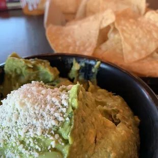 So appetizery! Guacamole n' chips!