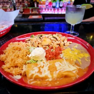 a plate of mexican food