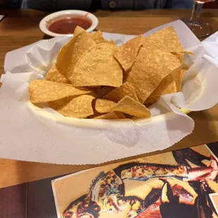 Chips &amp; salsa - complimentary