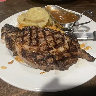 Ribeye with garlic cheddar mashed!!