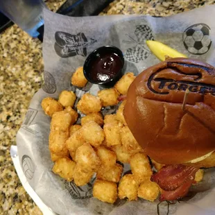 Western Burger w/tots