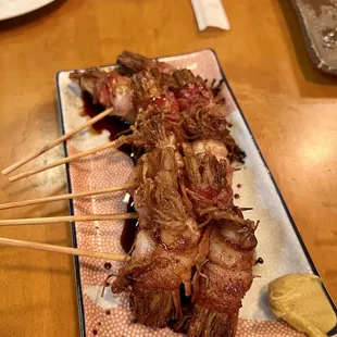 Bacon wrapped enoki (T)