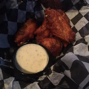 Wings are crispy &amp; always fresh. Chipotle bacon! #Hearts