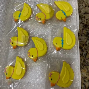 a bunch of rubber ducks