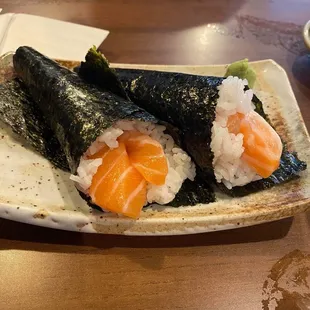 Salmon Hand Roll