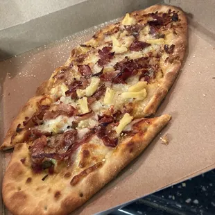 Hawaiian pizza or flat bread way better than expected