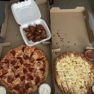 Wing Dings &amp; Boneless Wings Pizza Cheese Bread