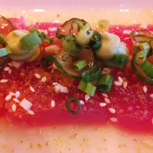 Atun crudo