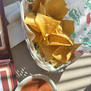 Chips &amp; salsa got a nice kick to the salsa