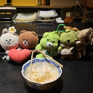 Thinly sliced ginger