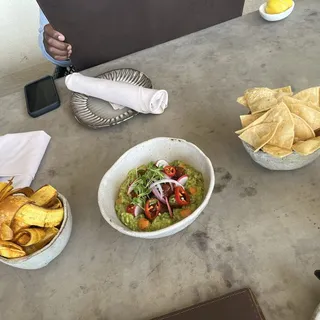 Tuna Ponzu Guacamole*