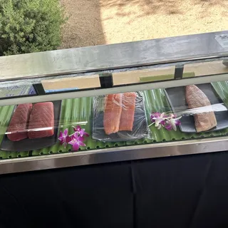 Chef's Selection Sushi Platter*