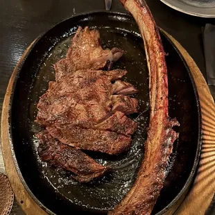 32oz Mini Tomahawk Rib Eye*