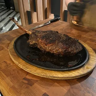 32oz Mini Tomahawk Rib Eye*
