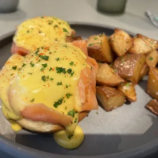 Smoked salmon Benedict