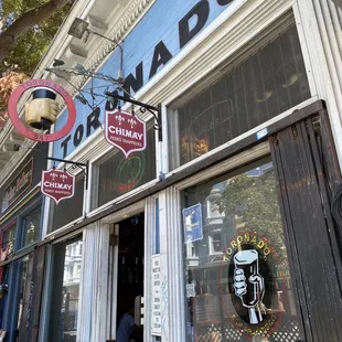 the outside of a restaurant