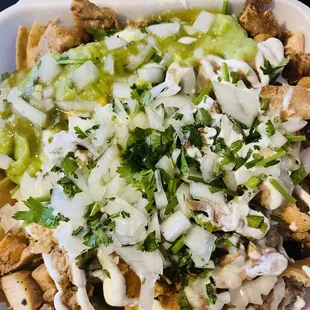 Nachos w/ pollo--great quality chicken meat!