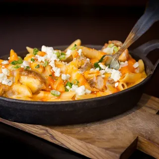 BUFFALO CHICKEN MAC N CHEESE