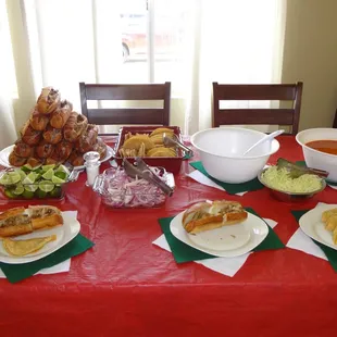 Asi Brillara Tu Mesa Con Nuestro Servicio De Catering a Todo El Sur De California