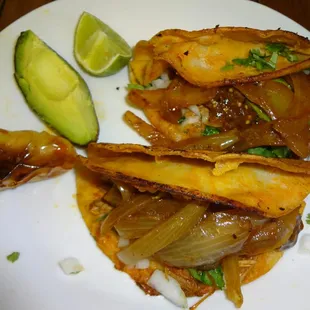 Deliciosos Tacos De Barbacoa Dorados