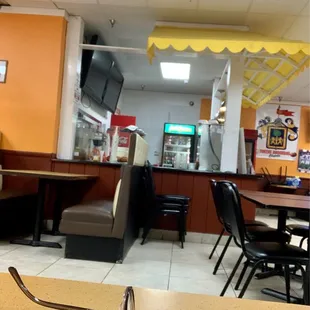 Clean place with plenty of seating.