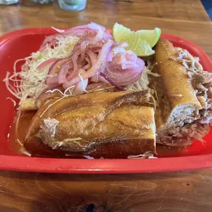Torta Ahogada Buche &amp; Carnitas