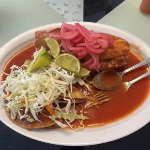 Torta ahogada con tacos dorados