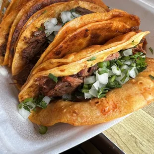 3 Tacos de Birria y Consome