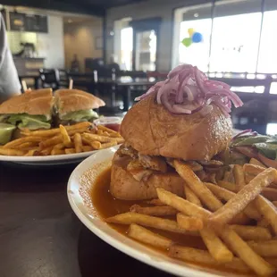 Torta ahogada y torta de carne asada