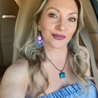 Annamarie G.