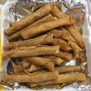 25 Flautas (beef, chicken, potato)