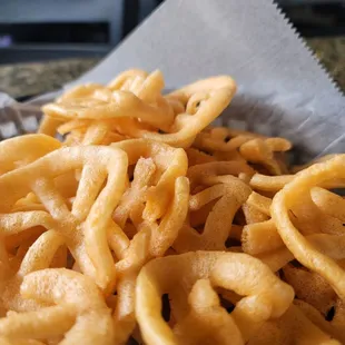 Wheels are served with salsa, not chips...different but good,