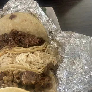 Tacos- Barbacoa, pollo, carne asada