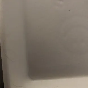 El cabello en la caja en cuanto la abrí lo vi