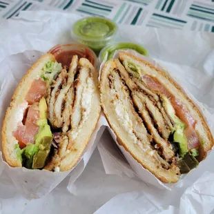 Milanesa de Pollo Torta. Bomb.