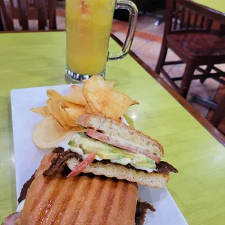 Guamuchil Torta