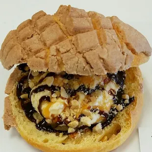 Concha with icecream